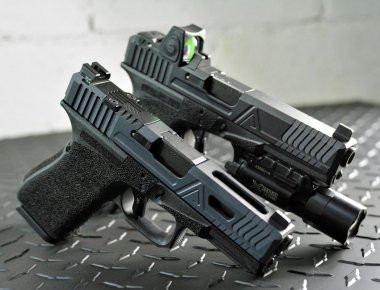 Βίντεο: Το Custom Glock 19 είναι το «όπλο των ονείρων σου»